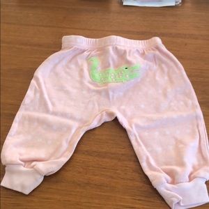 Mainstreet collection pink alligator dot pants.